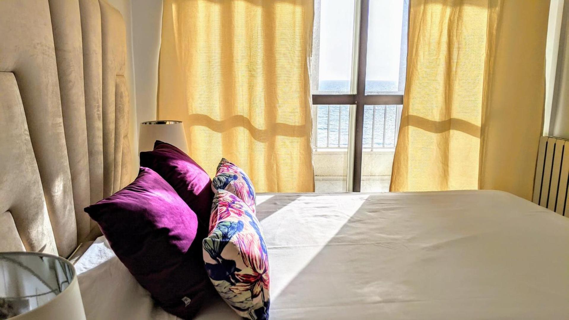Neptuno 2 Bedroom, Center With Sea View